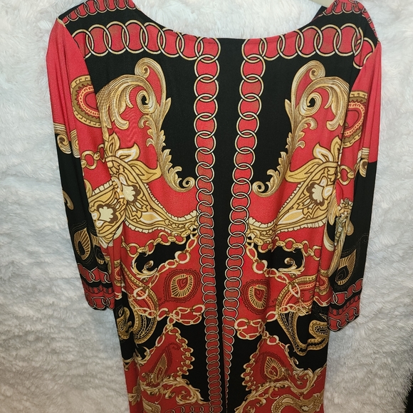 **** Woman's Dress**** - Picture 2 of 5